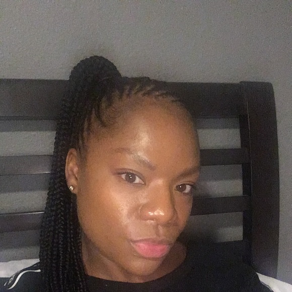 Meet your Posher, Katrece - Picture 1 of 1